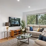 Treetops-Large Home 9Km To Cbd Sleeps 10