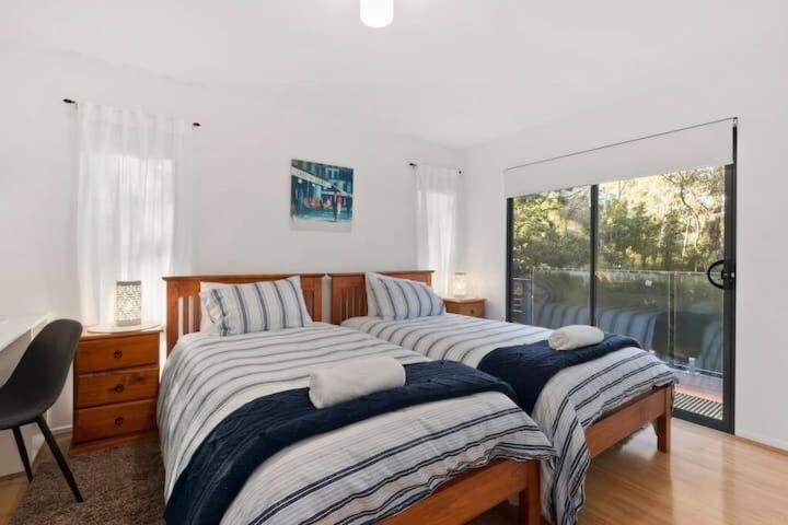 Treetops-large 9km To Cbd Sleeps 10 *
